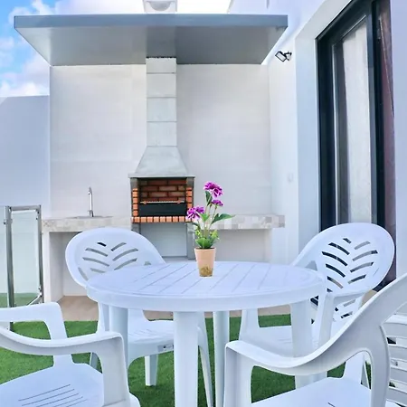 Casas Arenas 2 * 科尼尔-德拉弗龙特拉