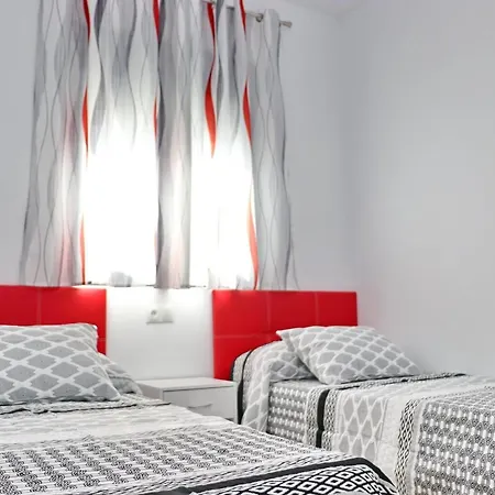 Casas Arenas 2 * 科尼尔-德拉弗龙特拉