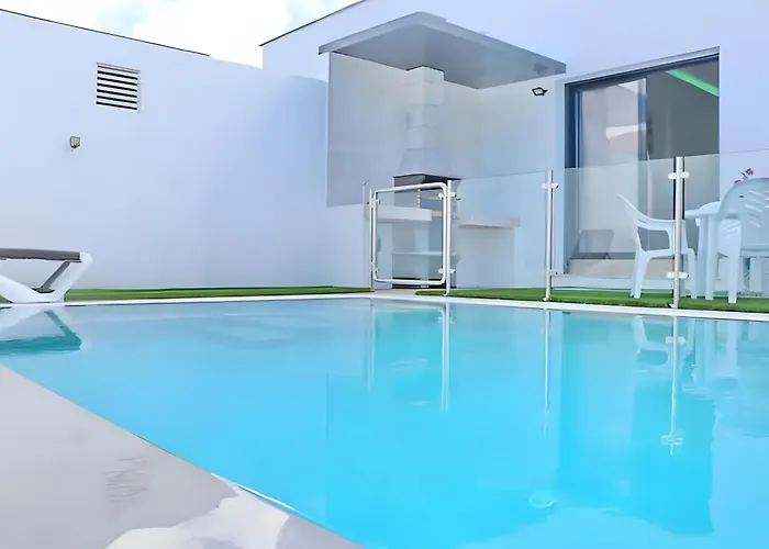 Casas Arenas 2 * 科尼尔-德拉弗龙特拉